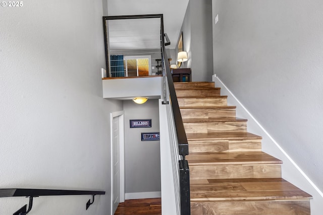 703 NW 94th St, Vancouver, WA 98665 - stairway featuring baseboards
