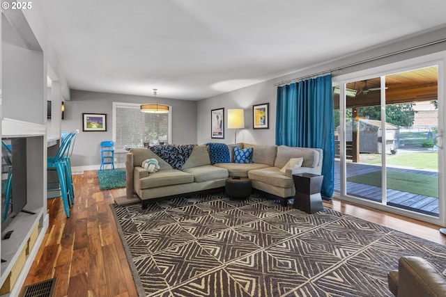 703 NW 94th St, Vancouver, WA 98665 - living area featuring wood finished floors and baseboards
