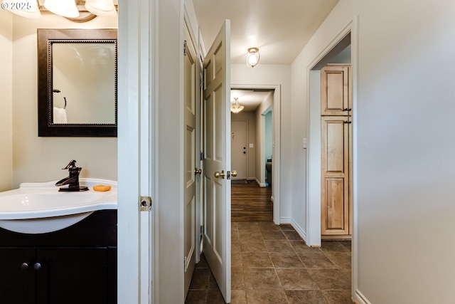 488 Pinto Way, Eugene, OR 97401 - bathroom featuring vanity and baseboards