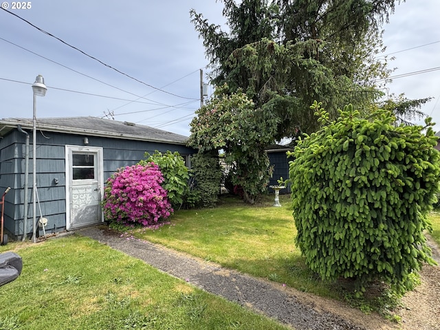 2727 Maple St, Longview, WA 98632 - view of grassy yard with an outbuilding