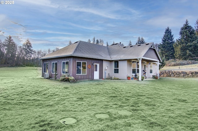 single story home with a front yard