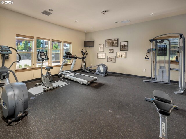 14139 SW Burlwood Ln, Beaverton, OR 97005 - exercise room with baseboards