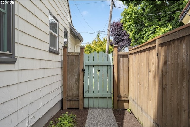 1968 SE 25th Ave, Portland, OR 97214 - view of gate