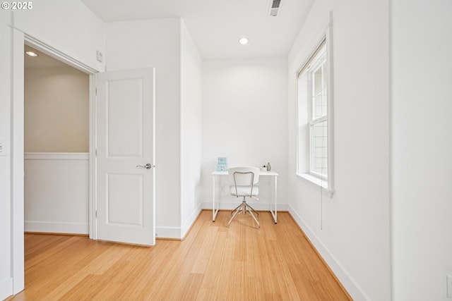 727 SE 33rd Pl Unit 21, Portland, OR 97214 - spare room featuring light wood finished floors, recessed lighting, and baseboards