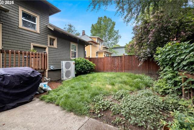 3113 SE Main St, Portland, OR 97214 - view of yard with a cooling unit