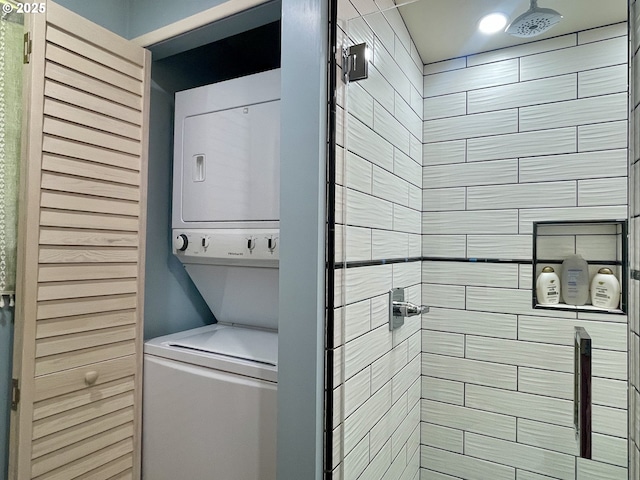 54825 Robinson Rd, Coquille, OR 97423 - washroom with stacked washer and clothes dryer