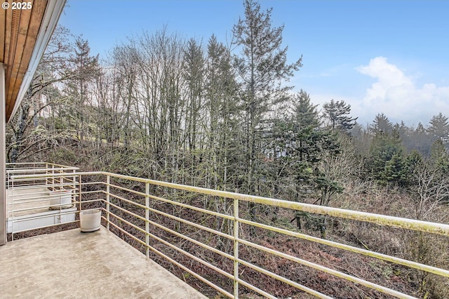 8408 NW Pinnacle Ct, Portland, OR 97229 - view of balcony