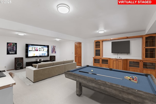 playroom featuring pool table