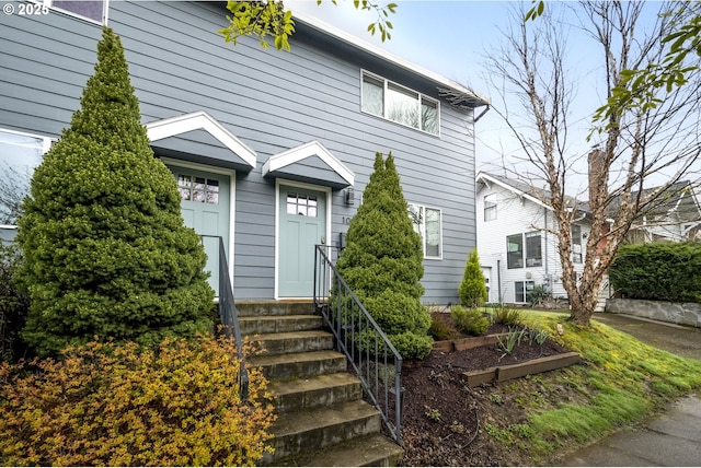 109 NE Shaver Ave, Portland, OR 97212 - view of front of house with entry steps