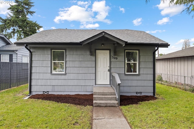 320 Beech St, Longview, WA 98632 - bungalow featuring crawl space and roof with shingles