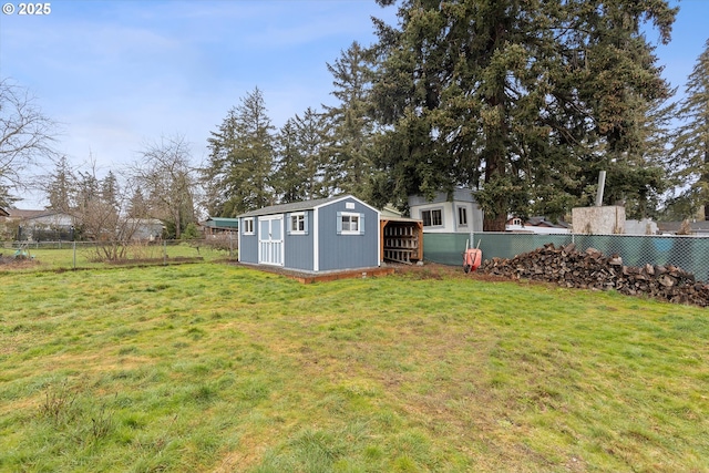 view of yard with a storage shed