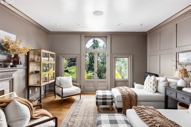 11175 S Riverwood Rd, Portland, OR 97219 - bedroom featuring light wood-type flooring and crown molding