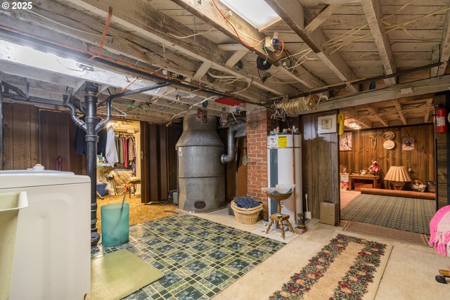 860 Adams St, Eugene, OR 97402 - unfinished basement featuring washer / dryer and water heater