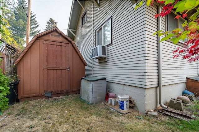 860 Adams St, Eugene, OR 97402 - view of home's exterior with cooling unit