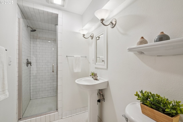 630 SW Viewmont Dr, Portland, OR 97225 - bathroom featuring a shower stall and toilet