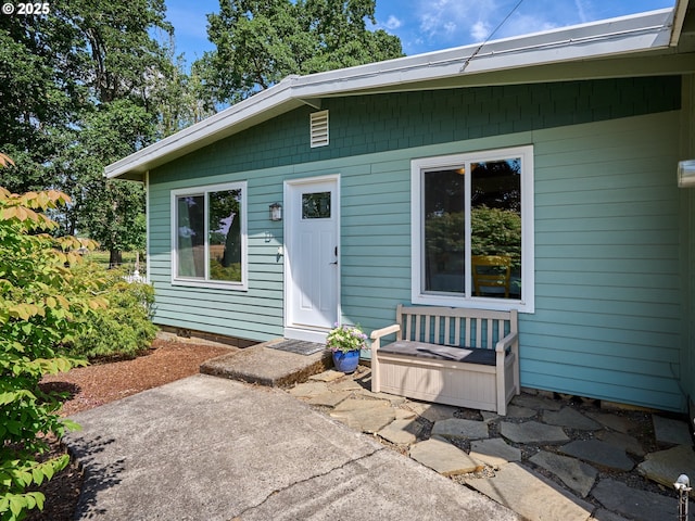 4887 S Elliott Prairie Rd, Woodburn, OR 97071 - entrance to property with a patio