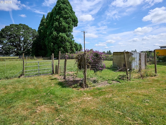 4887 S Elliott Prairie Rd, Woodburn, OR 97071 - view of yard with a gate