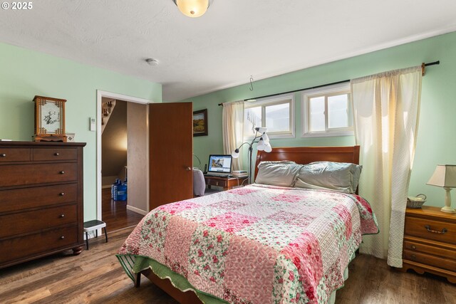 1495 N Hemlock St, Coquille, OR 97423 - bedroom featuring wood finished floors