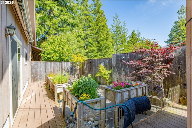 1495 N Hemlock St, Coquille, OR 97423 - wooden terrace with a fenced backyard