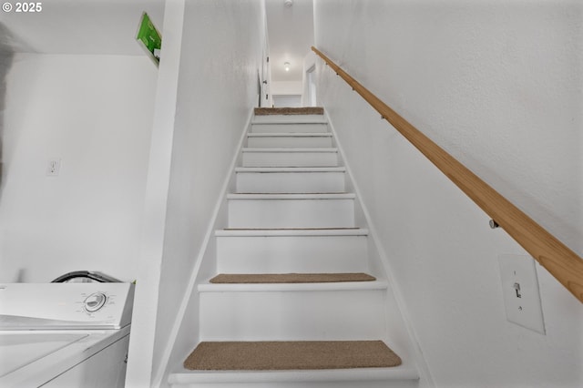 255 W F St, Halsey, OR 97348 - staircase with washer / clothes dryer