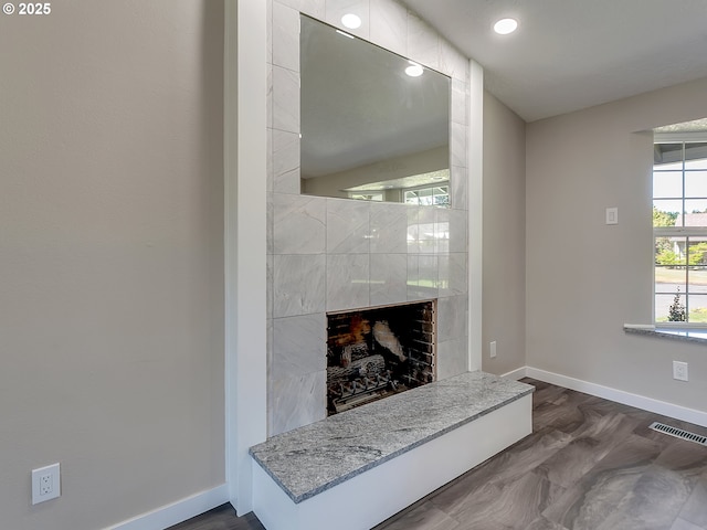 907 NW 90th St, Vancouver, WA 98665 - living room with a premium fireplace and recessed lighting