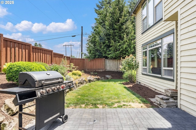 14390 SW Connor Pl, Portland, OR 97224 - fenced backyard with a patio area