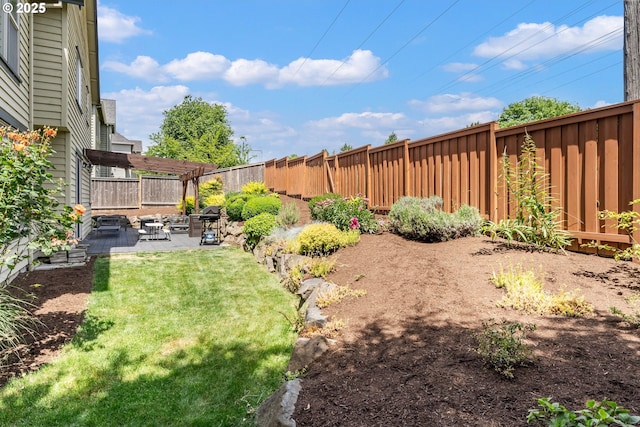 14390 SW Connor Pl, Portland, OR 97224 - fenced backyard with a patio area