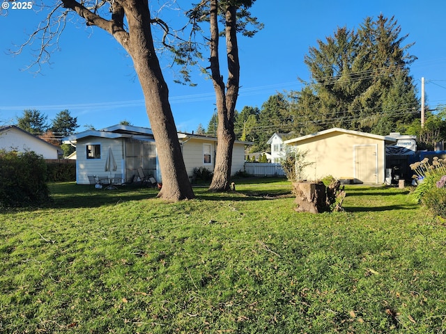 view of yard with a shed