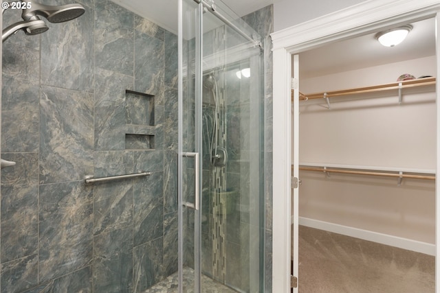 31529 SE Eagle Cliff Ln, Eagle Creek, OR 97022 - full bath featuring a walk in closet and a stall shower