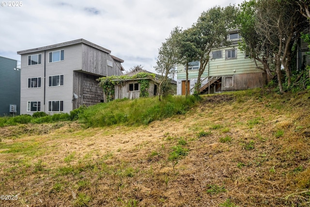 118 SW Brook St, Newport, OR 97365 - view of yard