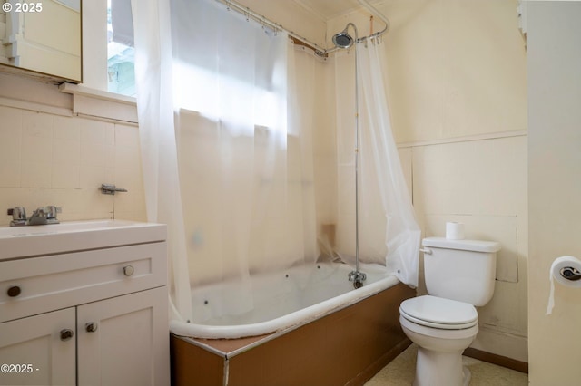 118 SW Brook St, Newport, OR 97365 - bathroom featuring tile walls, shower / bath combo, toilet, and vanity