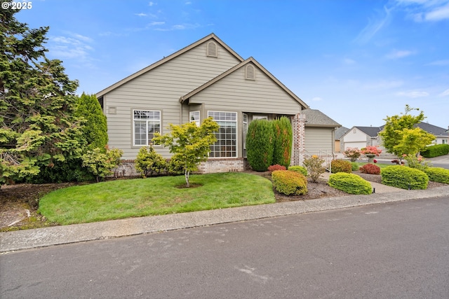1939 NE Harewood Pl, Hillsboro, OR 97124 - view of front of house featuring a front yard