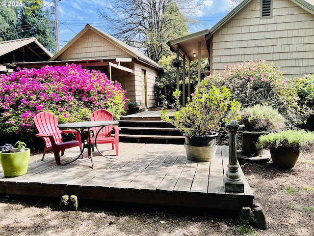 42799 Leaburg Dr, Walterville, OR 97489 - exterior space featuring a wooden deck