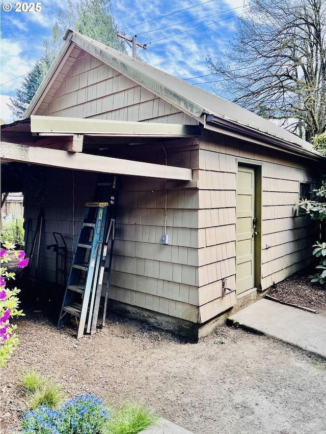 42799 Leaburg Dr, Walterville, OR 97489 - exterior space with an outdoor structure