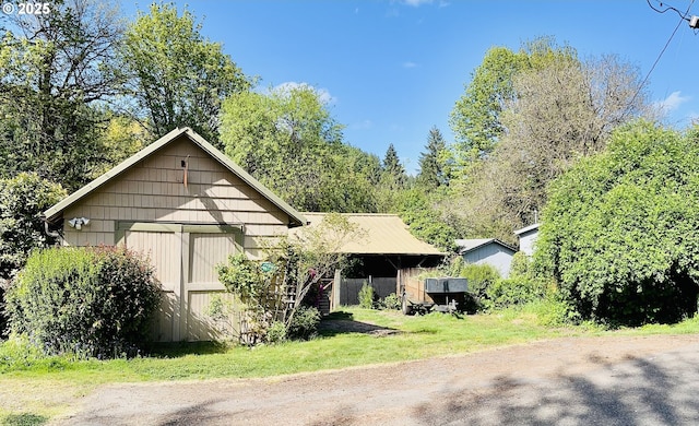 42799 Leaburg Dr, Walterville, OR 97489 - bungalow-style home with an outdoor structure