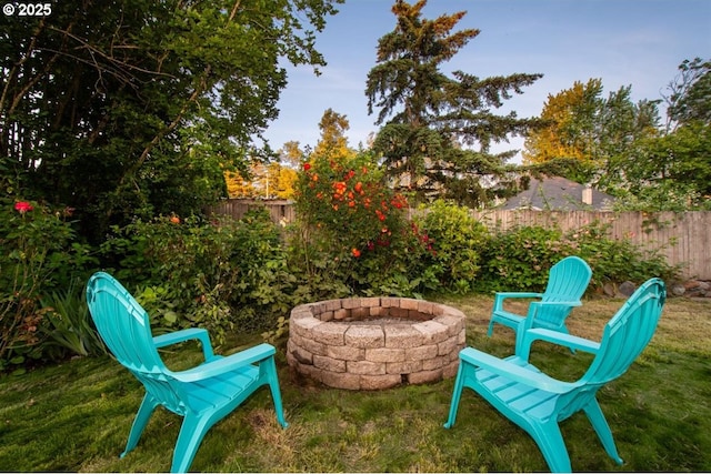 2450 Eddy Ave NE, Salem, OR 97301 - view of yard featuring an outdoor fire pit