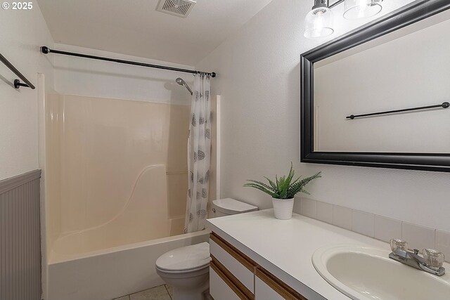 10522 SE Liebe St, Portland, OR 97266 - bathroom featuring toilet, shower / bath combination with curtain, vanity, and tile patterned flooring
