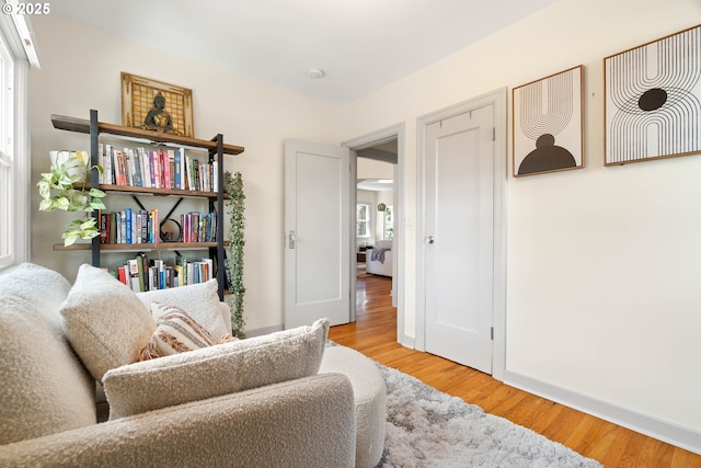 6232 NE 6th Ave, Portland, OR 97211 - living area featuring wood finished floors and baseboards