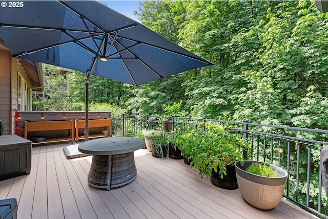 9641 SE Nicholas Dr, Happy Valley, OR 97086 - wooden terrace featuring a hot tub