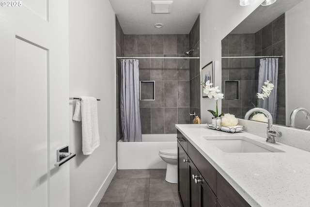 2522 S Lydia Loop, Hubbard, OR 97032 - full bath with vanity, baseboards, shower / bathtub combination with curtain, toilet, and tile patterned flooring