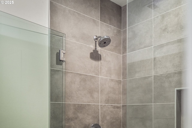 2522 S Lydia Loop, Hubbard, OR 97032 - bathroom view of tiled shower