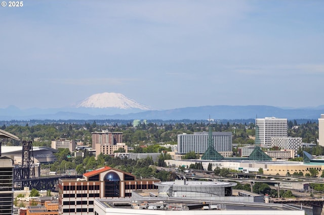 city view featuring a mountainous background
