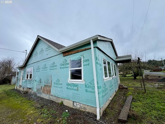 view of side of property