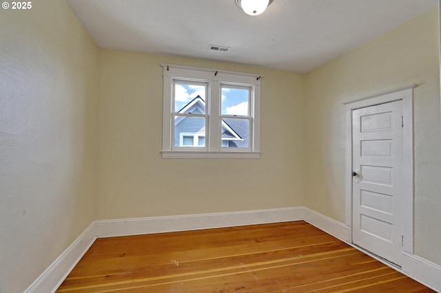 3607 NE 13th Ave, Portland, OR 97212 - empty room with light wood-style flooring and baseboards