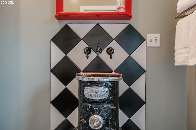 107 SW Coast St, Newport, OR 97365 - detailed view