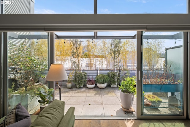 323 NW 13th Ave Unit 404, Portland, OR 97209 - view of sunroom / solarium