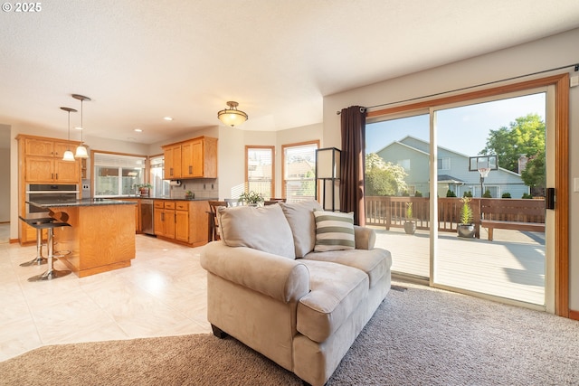 12015 SE Regal Ct, Clackamas, OR 97015 - living area with recessed lighting