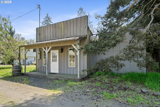 view of outdoor structure with a porch