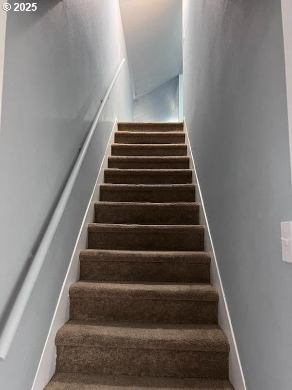 315 N Gale St, Heppner, OR 97836 - view of stairs