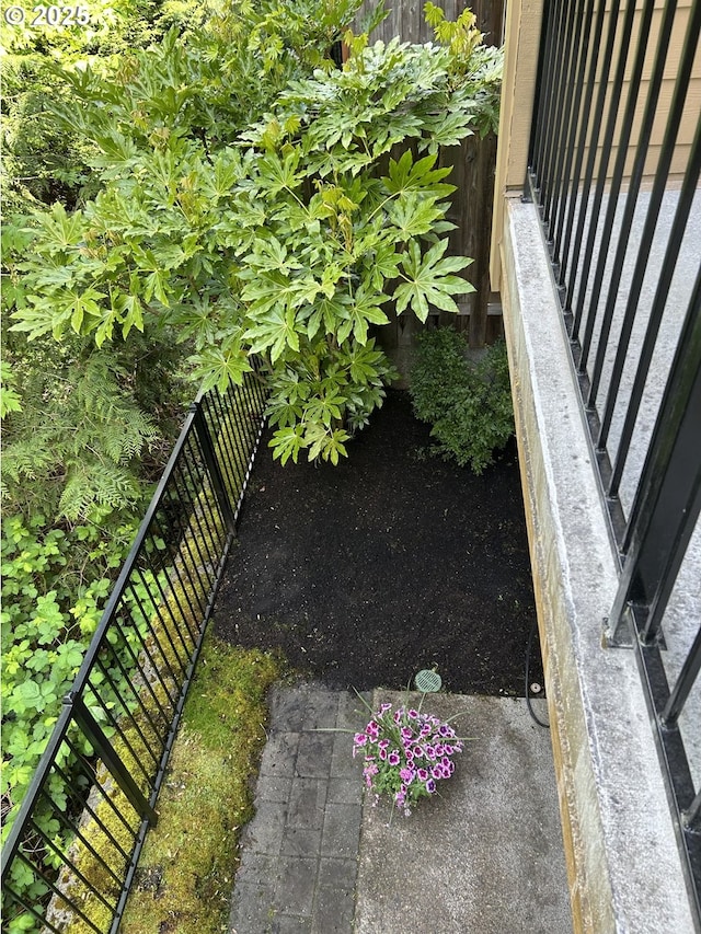 2107 NW Village Cir, Portland, OR 97229 - view of yard with fence